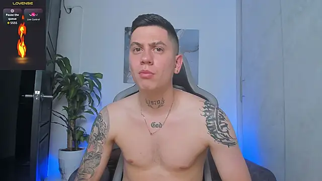 Snapshot of Yeiko_Romero_ chatting on October 2025 08:01:01 AM Yeiko Romero online show from October 2025 08:01:01 AM