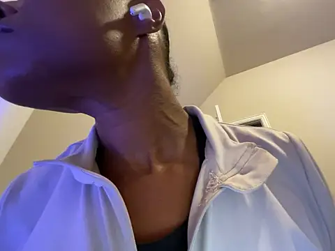 wynterheat online show from November 2025 07:03:02 AM