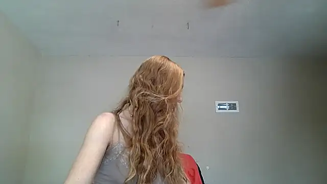 Snapshot of DMDutton chatting on December 2025 07:10:02 PM DMDutton online show from December 2025 07:10:02 PM