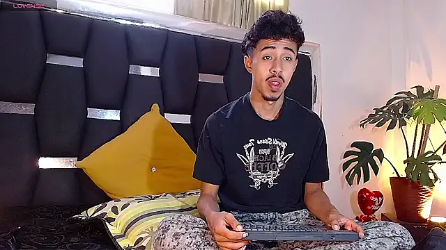 RyanRizzo online show from December 2024 02:38:02 PM