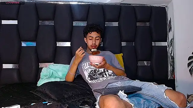 RyanRizzo online show from December 2024 12:39:01 AM