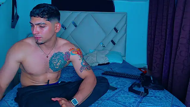 Rich boy01 online show from February 2025 03:43:02 AM