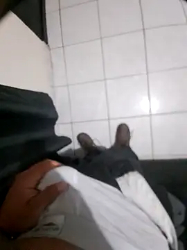 Snapshot of littleboyhot95 chatting on September 2025 12:01:02 AM littleboyhot95 online show from September 2025 12:01:02 AM