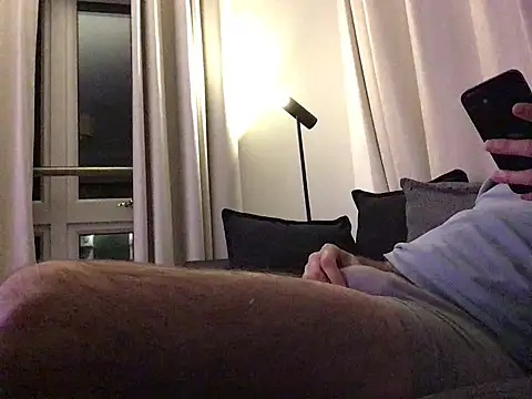 TallBoy2810 online show from October 2025 10:41:02 PM