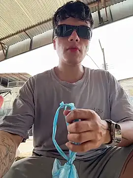 Logan smith1 online show from November 2025 04:17:01 PM