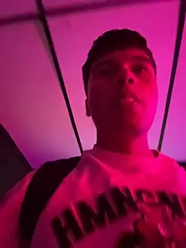 Logan smith1 online show from April 2026 05:39:02 PM