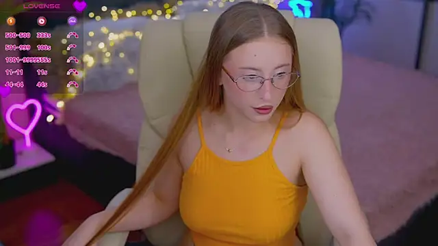 SilverrMoon online show from November 2025 08:32:01 PM