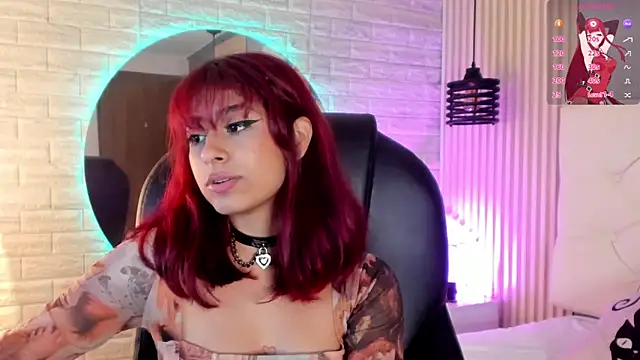 Snapshot of cloe__palmer chatting on December 2024 06:39:01 PM cloe palmer online show from December 2024 06:39:01 PM