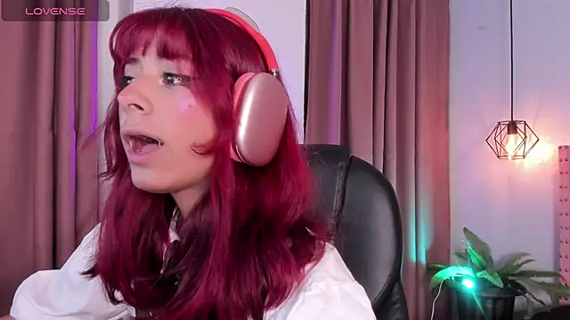 Snapshot of cloe__palmer chatting on March 2025 12:00:01 PM cloe palmer online show from March 2025 12:00:01 PM