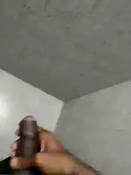 Snapshot of biggest_lund_ chatting on December 2024 03:03:02 AM biggest lund online show from December 2024 03:03:02 AM