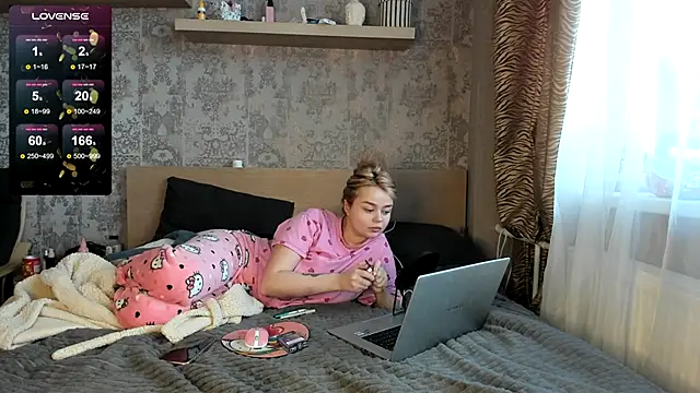 purebeautie13 online show from December 2024 10:43:01 AM