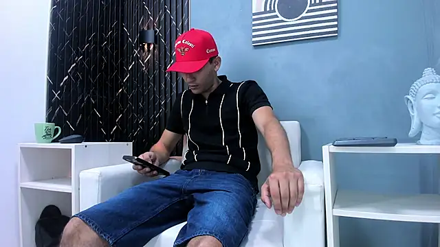 Snapshot of Liam_crox chatting on January 2025 05:48:01 PM Liam crox online show from January 2025 05:48:01 PM