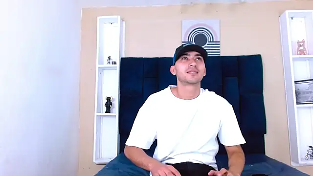 Snapshot of Liam_crox chatting on January 2025 08:59:02 PM Liam crox online show from January 2025 08:59:02 PM