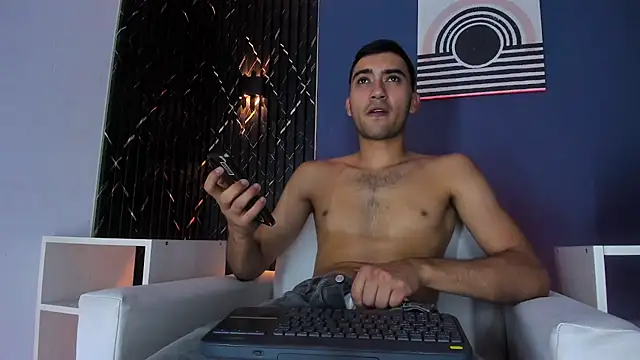 Snapshot of Liam_crox chatting on January 2025 09:47:02 PM Liam crox online show from January 2025 09:47:02 PM