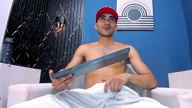 Snapshot of Liam_crox chatting on January 2025 10:10:01 PM Liam crox online show from January 2025 10:10:01 PM