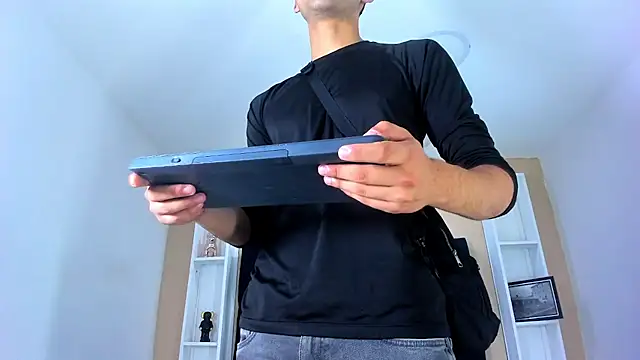 Snapshot of Liam_crox chatting on February 2025 01:05:02 AM Liam crox online show from February 2025 01:05:02 AM