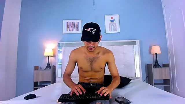 Snapshot of Liam_crox chatting on February 2025 05:38:02 PM Liam crox online show from February 2025 05:38:02 PM