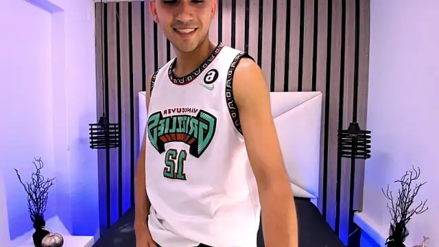 Snapshot of Liam_crox chatting on March 2025 06:47:02 PM Liam crox online show from March 2025 06:47:02 PM