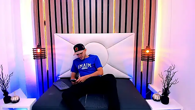 Snapshot of Liam_crox chatting on March 2025 04:13:02 PM Liam crox online show from March 2025 04:13:02 PM