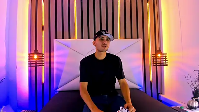 Snapshot of Liam_crox chatting on March 2025 06:10:02 PM Liam crox online show from March 2025 06:10:02 PM