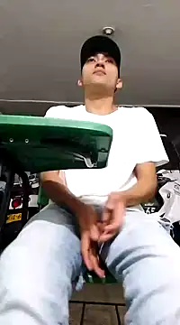 Snapshot of Liam_crox chatting on March 2025 11:54:02 PM Liam crox online show from March 2025 11:54:02 PM