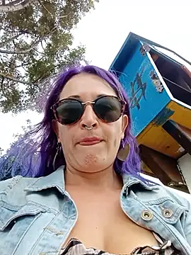 Snapshot of sophie_banger chatting on October 2025 06:19:02 PM sophie banger online show from October 2025 06:19:02 PM
