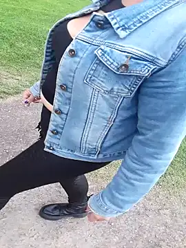 sophie banger online show from December 2025 07:53:01 PM