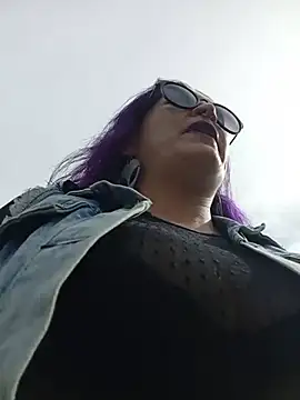 sophie banger online show from April 2026 08:18:01 PM