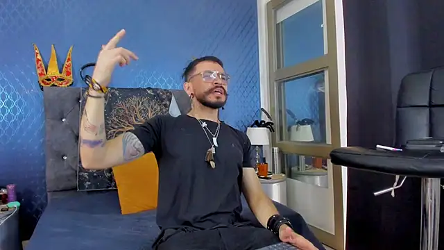 leondevereda online show from February 2025 08:41:01 PM