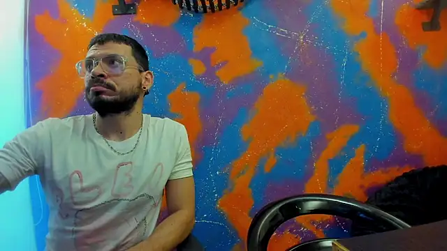 leondevereda online show from September 2025 10:12:01 PM