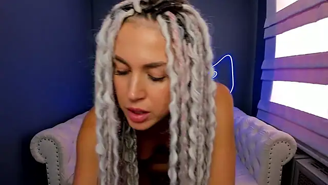 rock n roxy online show from March 2025 05:35:01 AM