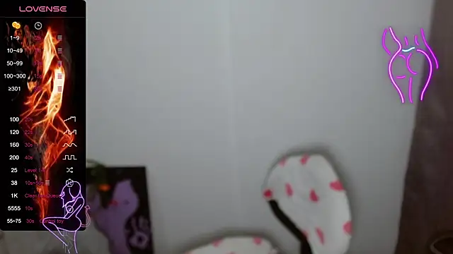 Snapshot of TRIXIE_TANG28 chatting on February 2025 03:11:02 AM TRIXIE TANG28 online show from February 2025 03:11:02 AM