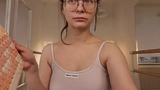 CassieCool online show from October 2025 12:17:02 PM