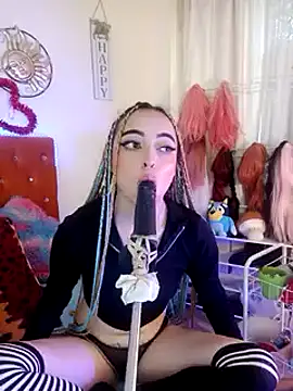 Yennastone online show from December 2024 09:37:01 PM