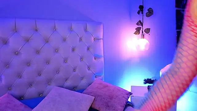 ZoeHarris online show from September 2025 12:10:01 PM