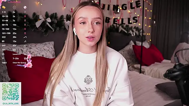 HollisBeckett online show from December 2025 03:13:01 AM