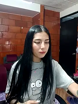 Snapshot of Raven__purple chatting on January 2025 01:41:01 AM Raven purple online show from January 2025 01:41:01 AM