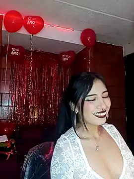 Snapshot of Raven__purple chatting on February 2025 11:09:01 PM Raven purple online show from February 2025 11:09:01 PM