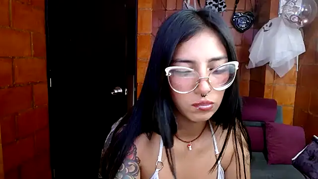 Snapshot of Raven__purple chatting on September 2025 05:51:02 PM Raven purple online show from September 2025 05:51:02 PM