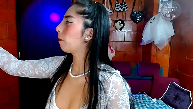 Snapshot of Raven__purple chatting on October 2025 02:17:01 AM Raven purple online show from October 2025 02:17:01 AM