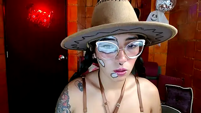 Snapshot of Raven__purple chatting on October 2025 10:01:01 PM Raven purple online show from October 2025 10:01:01 PM