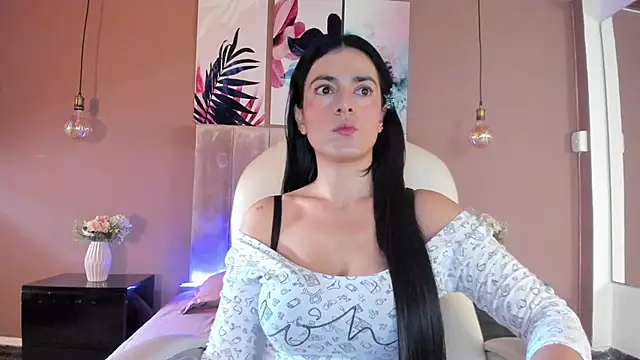 BellaClaiir online show from September 2025 02:38:01 PM