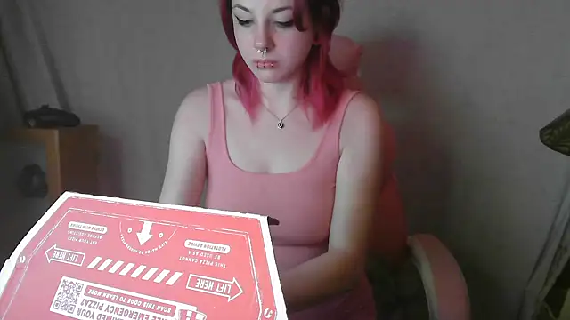 Snapshot of GoddessPinxx chatting on December 2024 04:30:02 AM GoddessPinxx online show from December 2024 04:30:02 AM