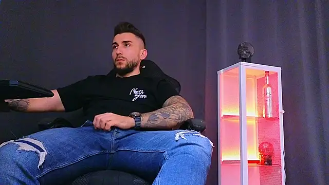 MightyAaron66 online show from February 2025 12:19:01 PM