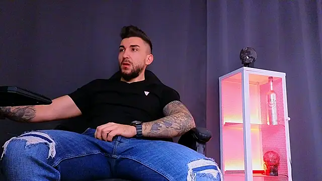 MightyAaron66 online show from February 2025 04:49:01 AM