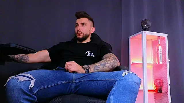 MightyAaron66 online show from February 2025 07:09:02 AM