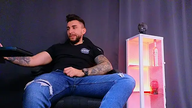 MightyAaron66 online show from February 2025 10:30:02 AM