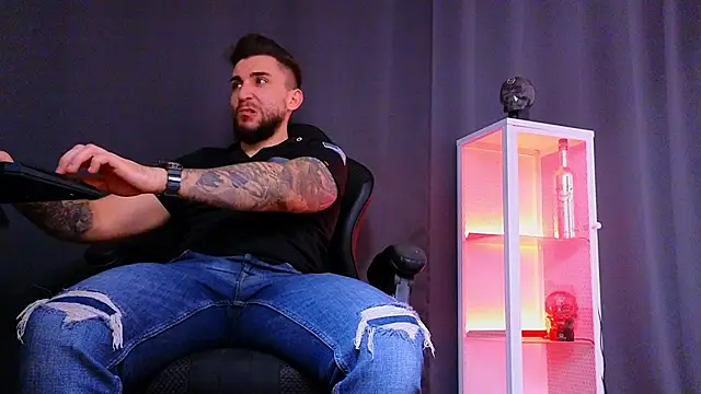 MightyAaron66 online show from March 2025 04:24:01 PM