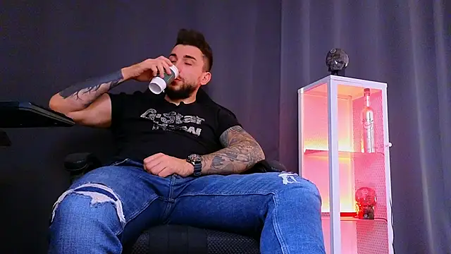 MightyAaron66 online show from March 2025 07:48:01 AM