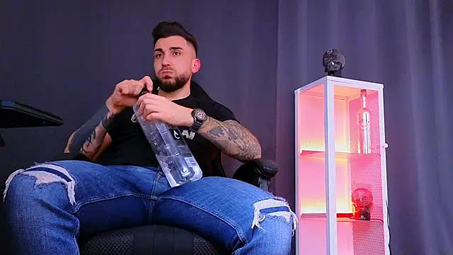 MightyAaron66 online show from March 2025 11:01:02 AM